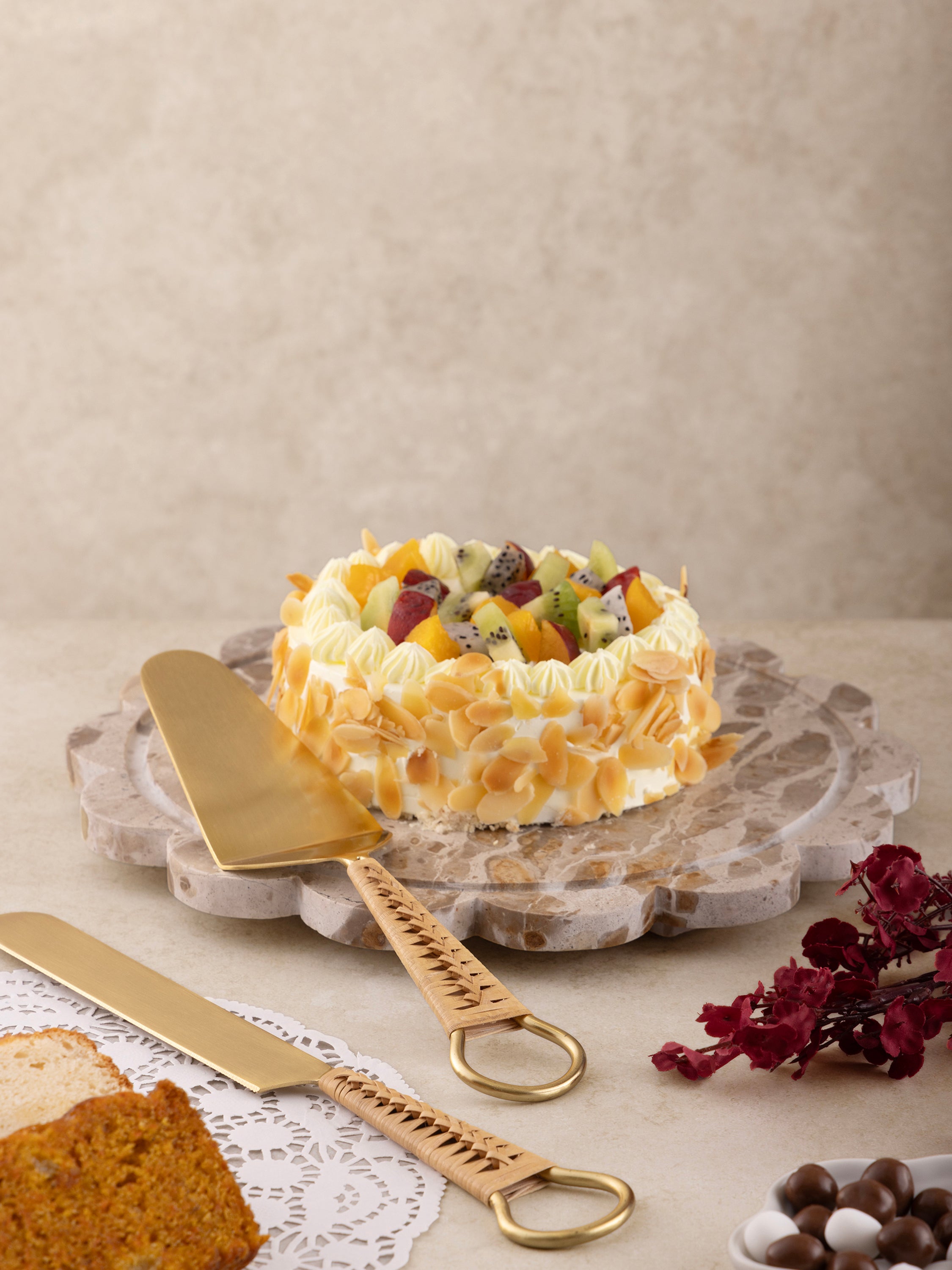 Luxury Gold Cake Knife and Server Set – Matte Finish with Handwoven Rattan Handles