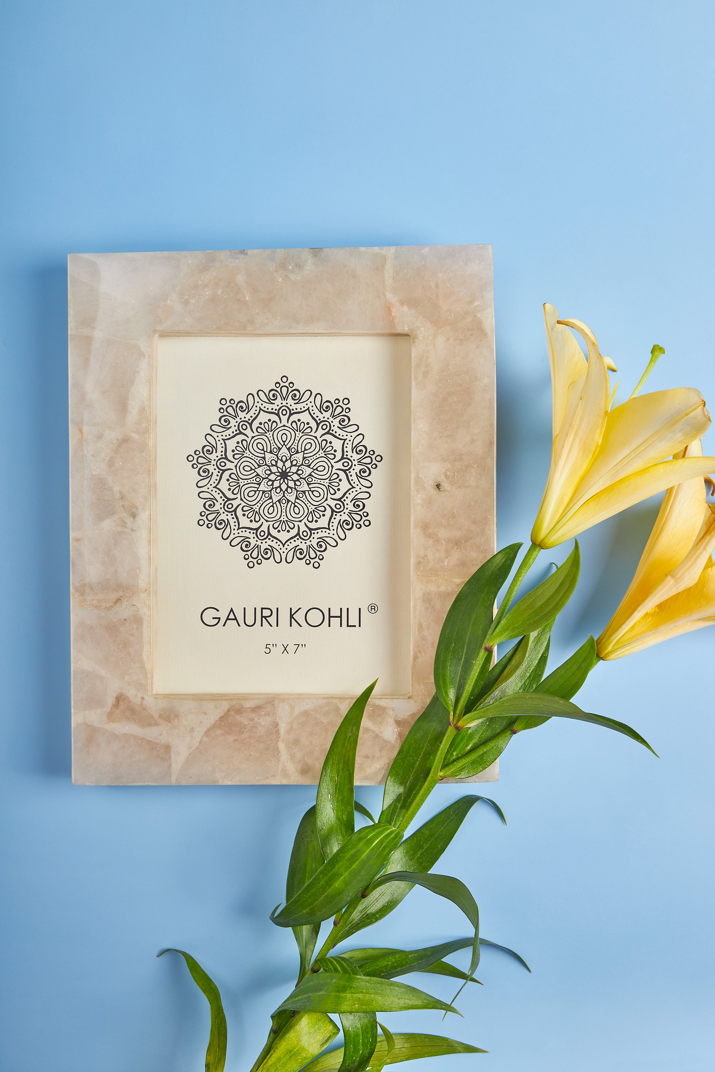 Luxury Honey Onyx Picture Frame – 5x7 Inch Semi-Precious Stone Photo Display
A handcrafted picture frame made from genuine honey onyx stone, designed to showcase your cherished memories with a warm and elegant touch