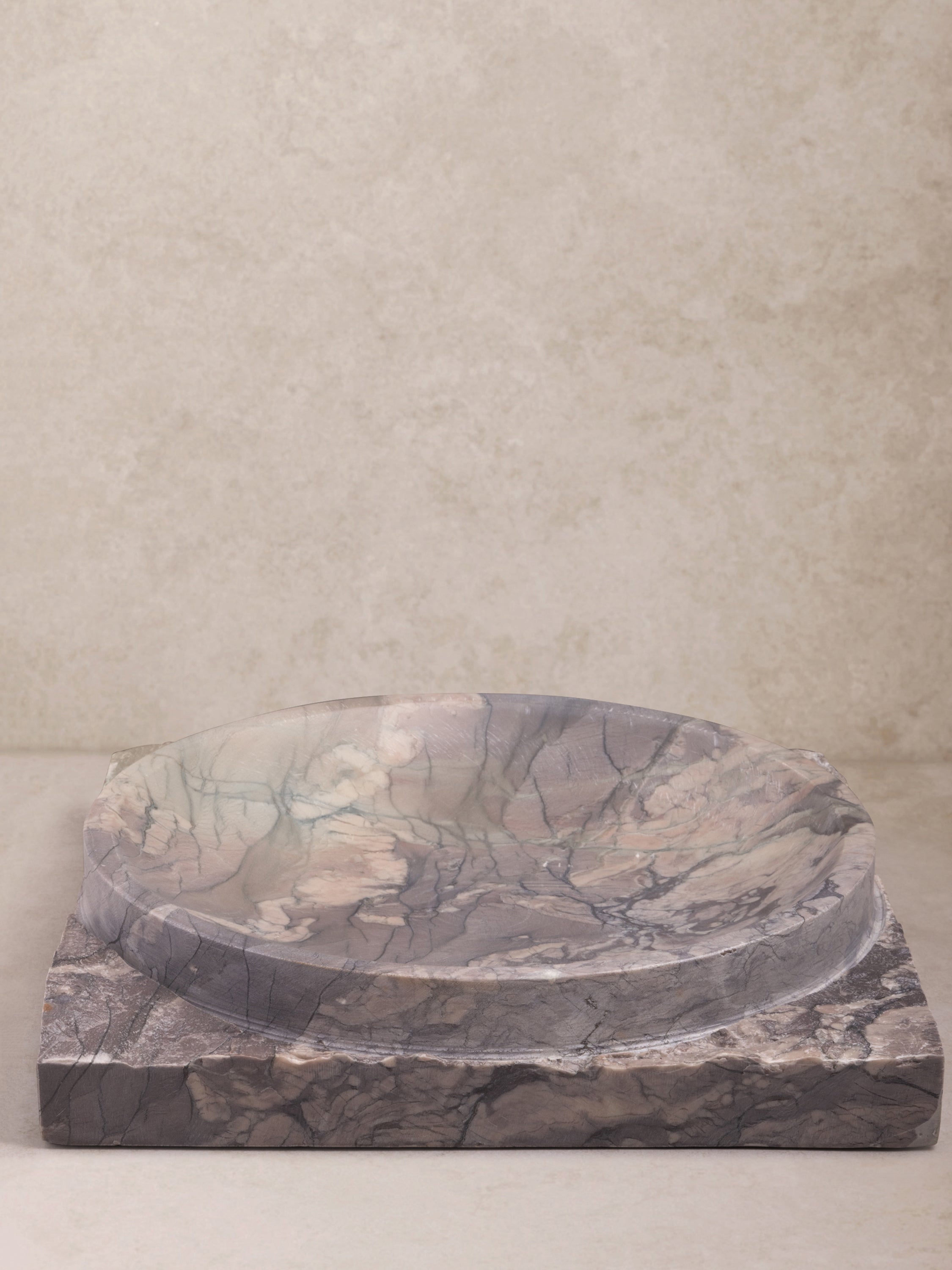 Shayne onyx decorative bowl (brown variant) showing marble texture