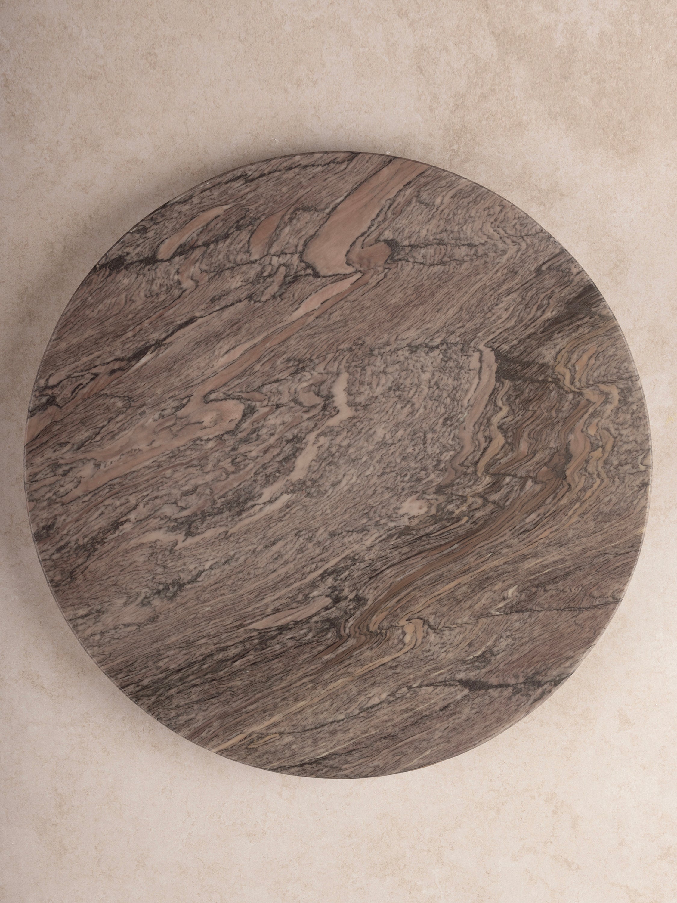 Ikoy pecan brown onyx tray showing veining and texture