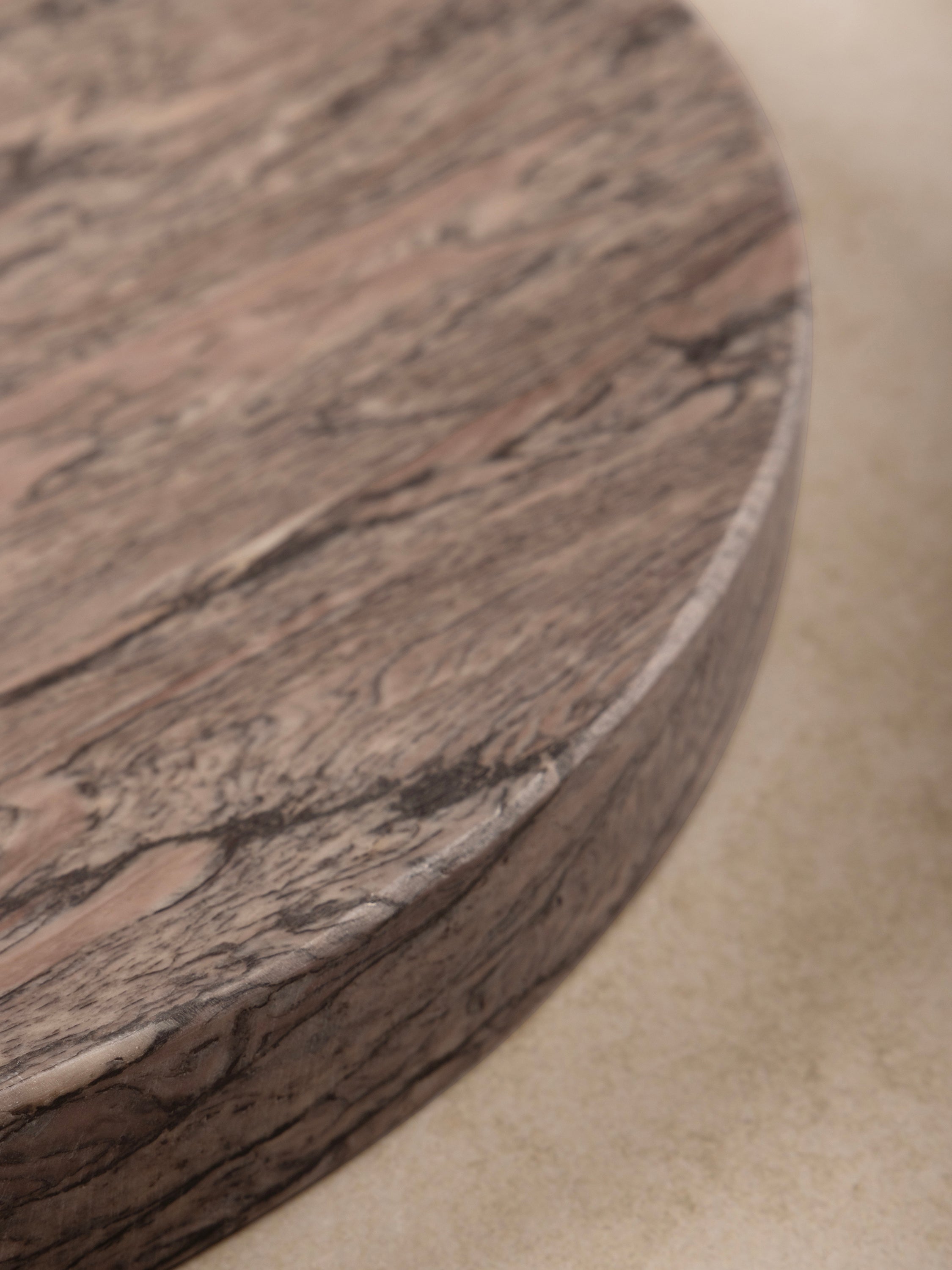 Sophisticated Brown Onyx Tray – Durable and Chic Home Accent