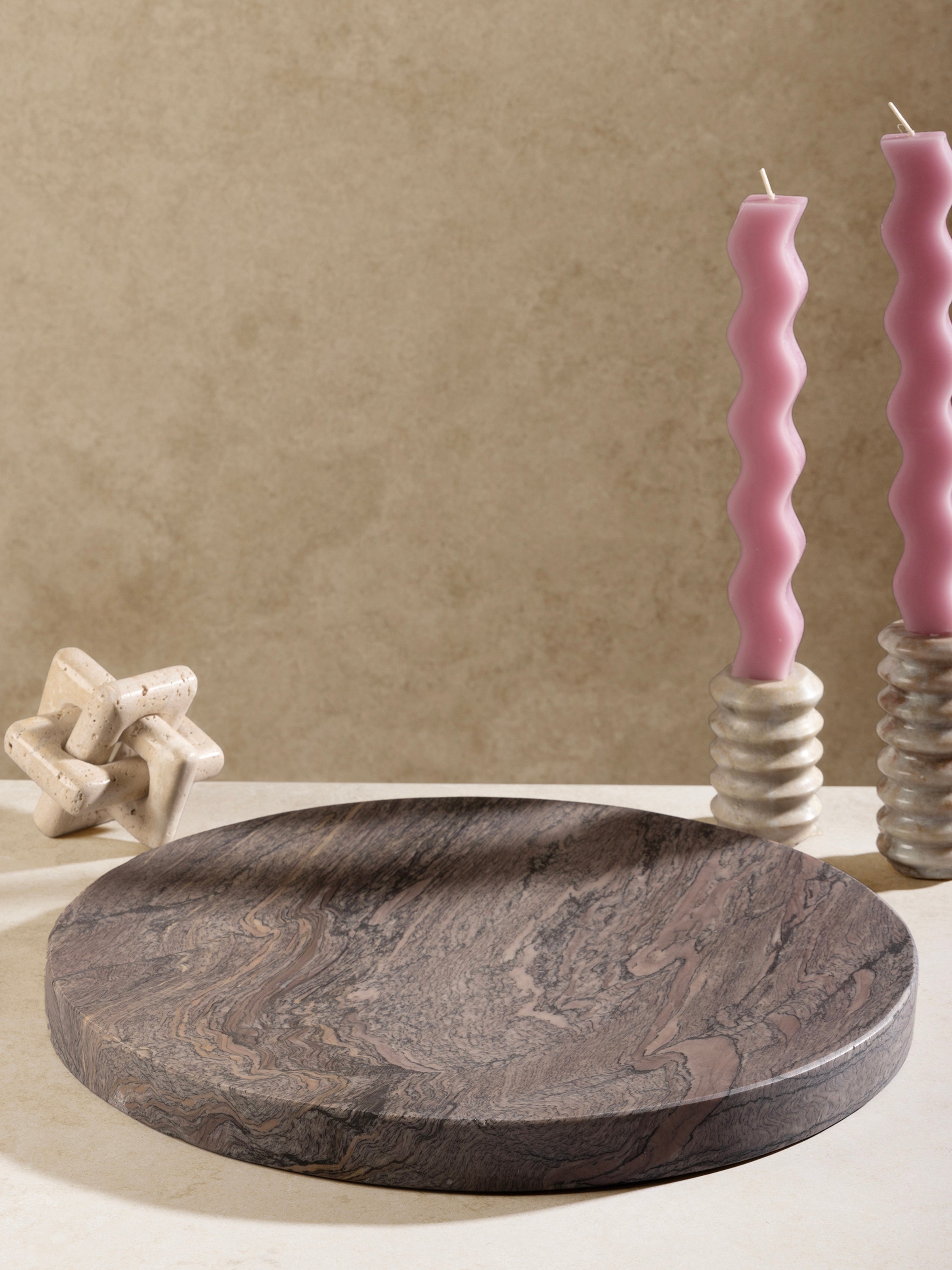 Round Brown Onyx Tray – Luxurious Stone Serving and Display Plate