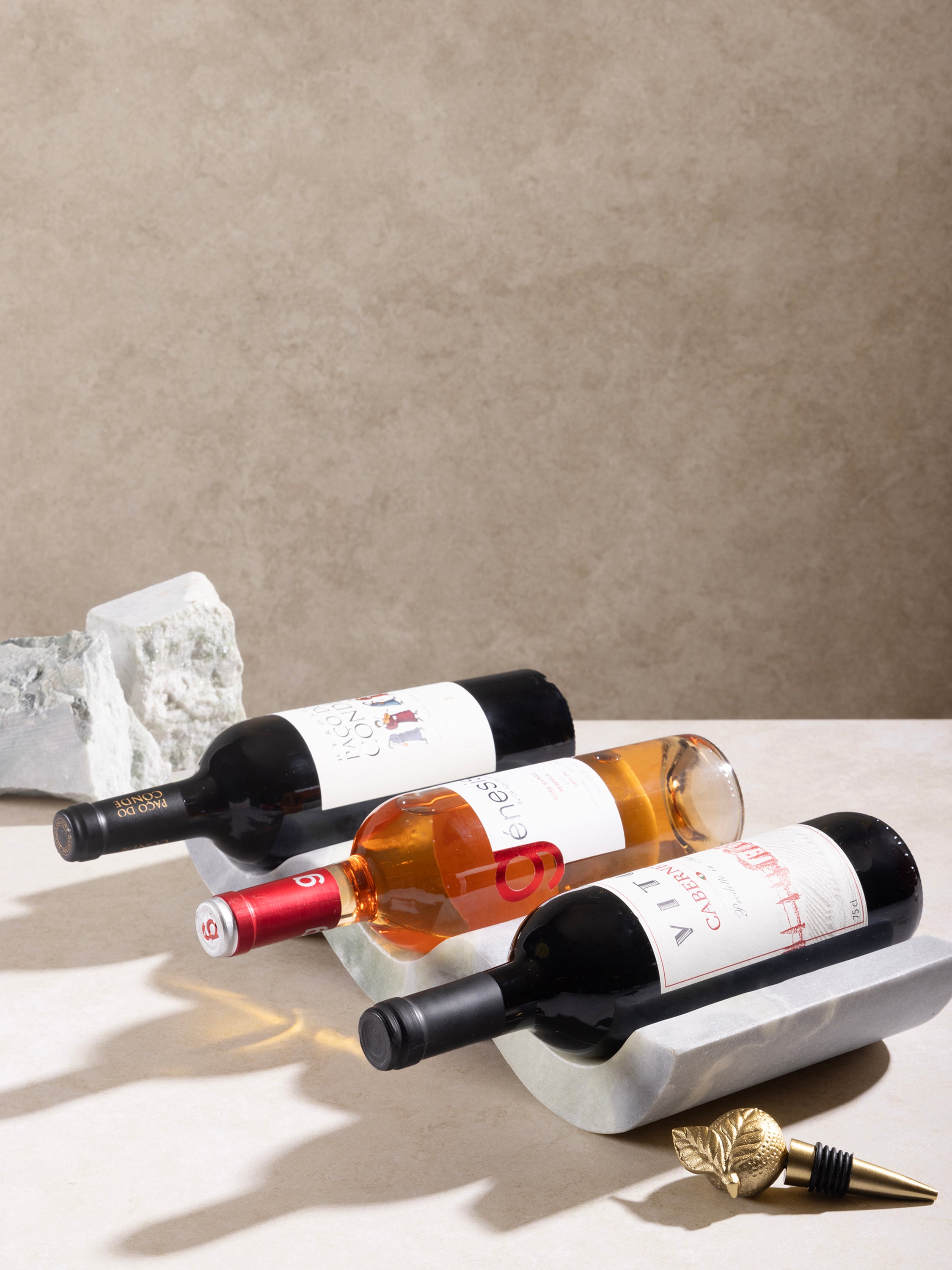 Green Onyx Wave-Shaped Wine Bottle Holder – Unique Tabletop Display