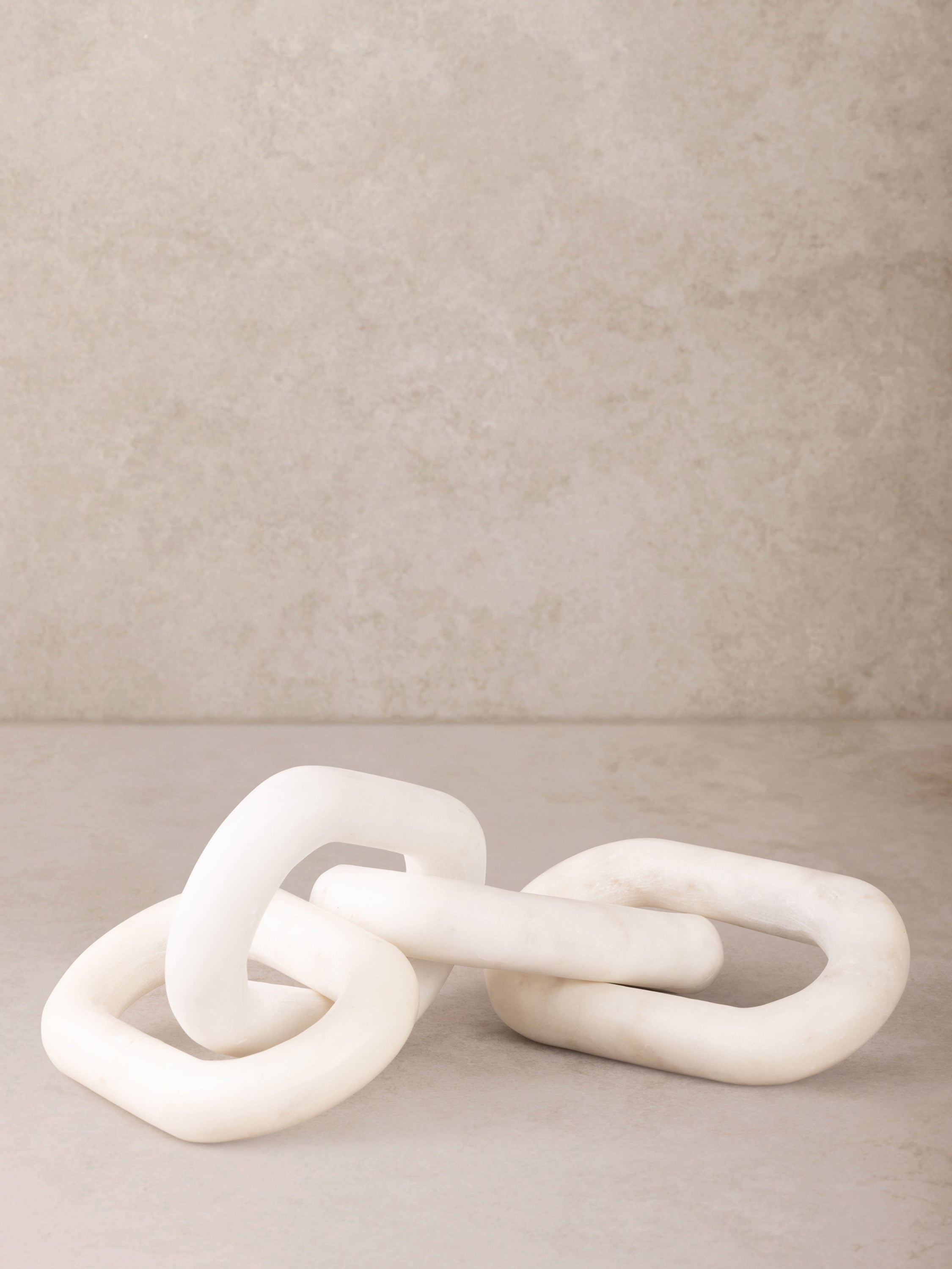 Elegant marble chain links for a sophisticated home design
