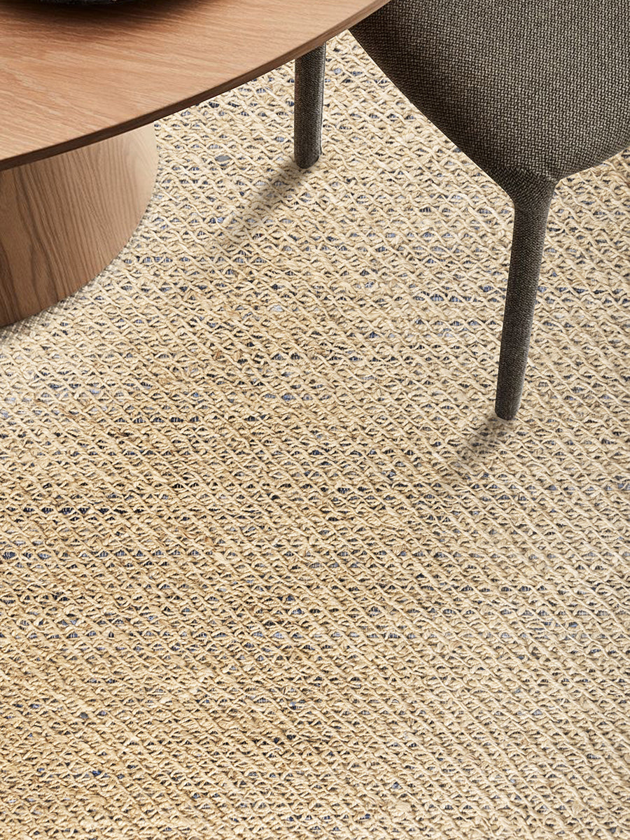 Sustainable 5′×8′ area rug in denim and wool blend — plush artisan home décor