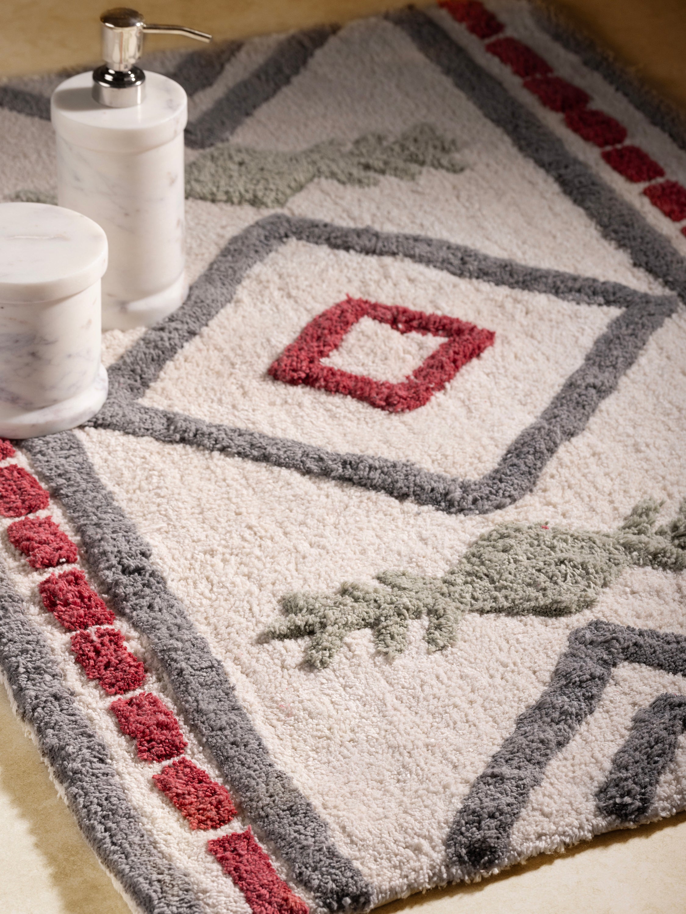 Luxury Ivory Bath Rug with Geometric Red and Gray Patterns