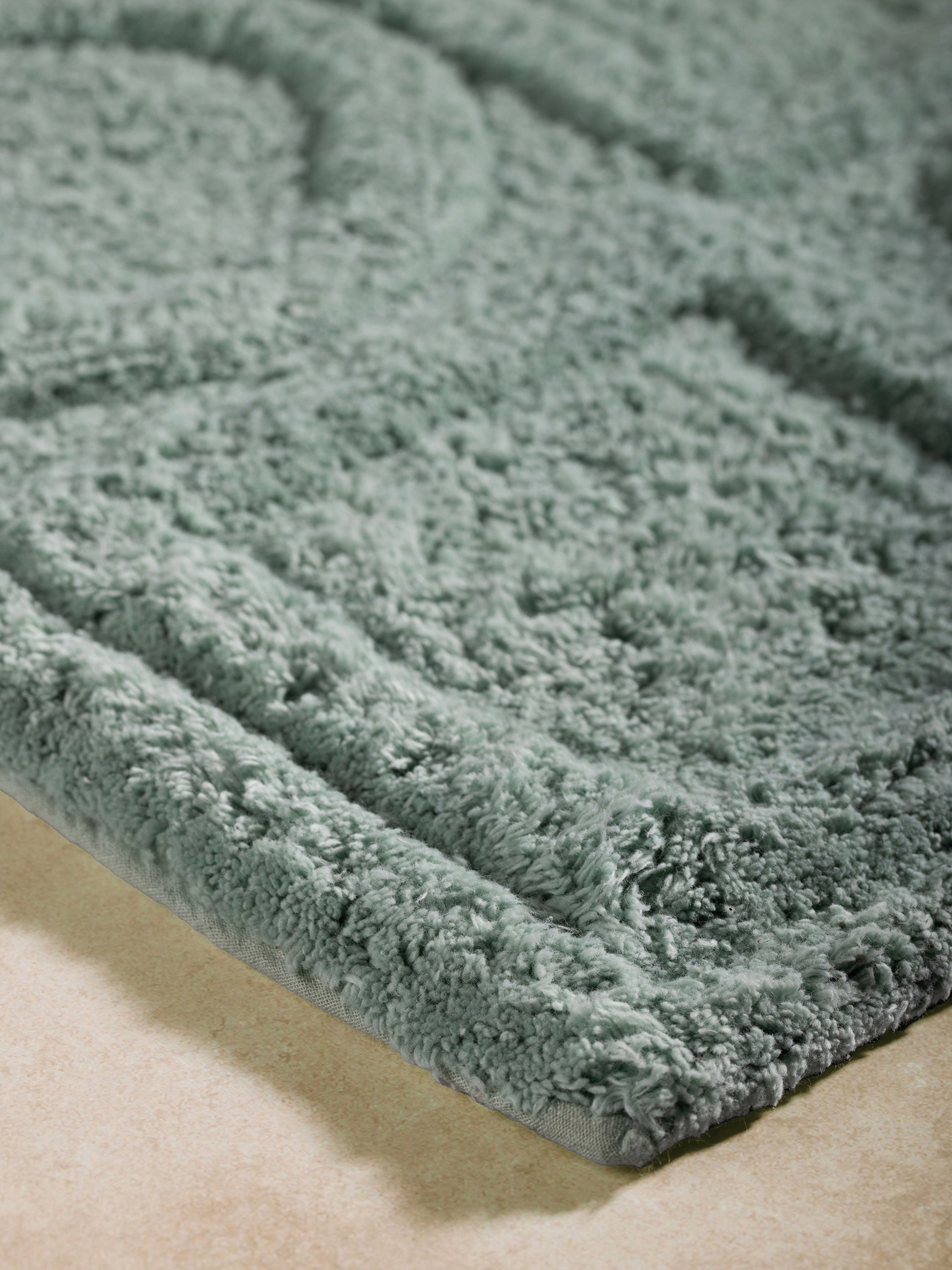 Teal-Colored Bath Mat with Unique Texture – Perfect for a Spa-Like Feel