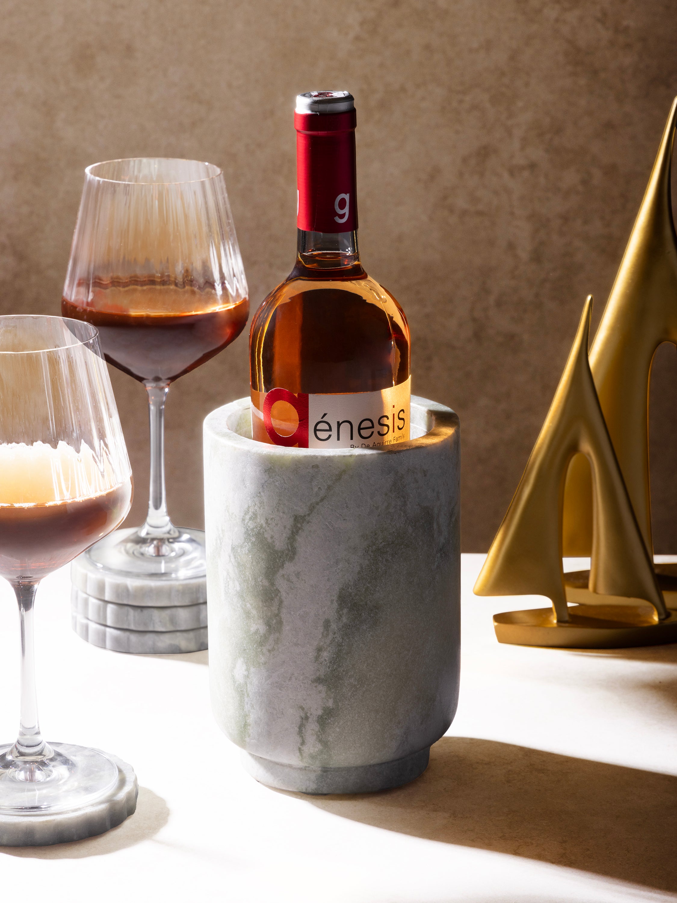 Premium Green Onyx Wine Holder – A luxurious and functional addition to your bar decor