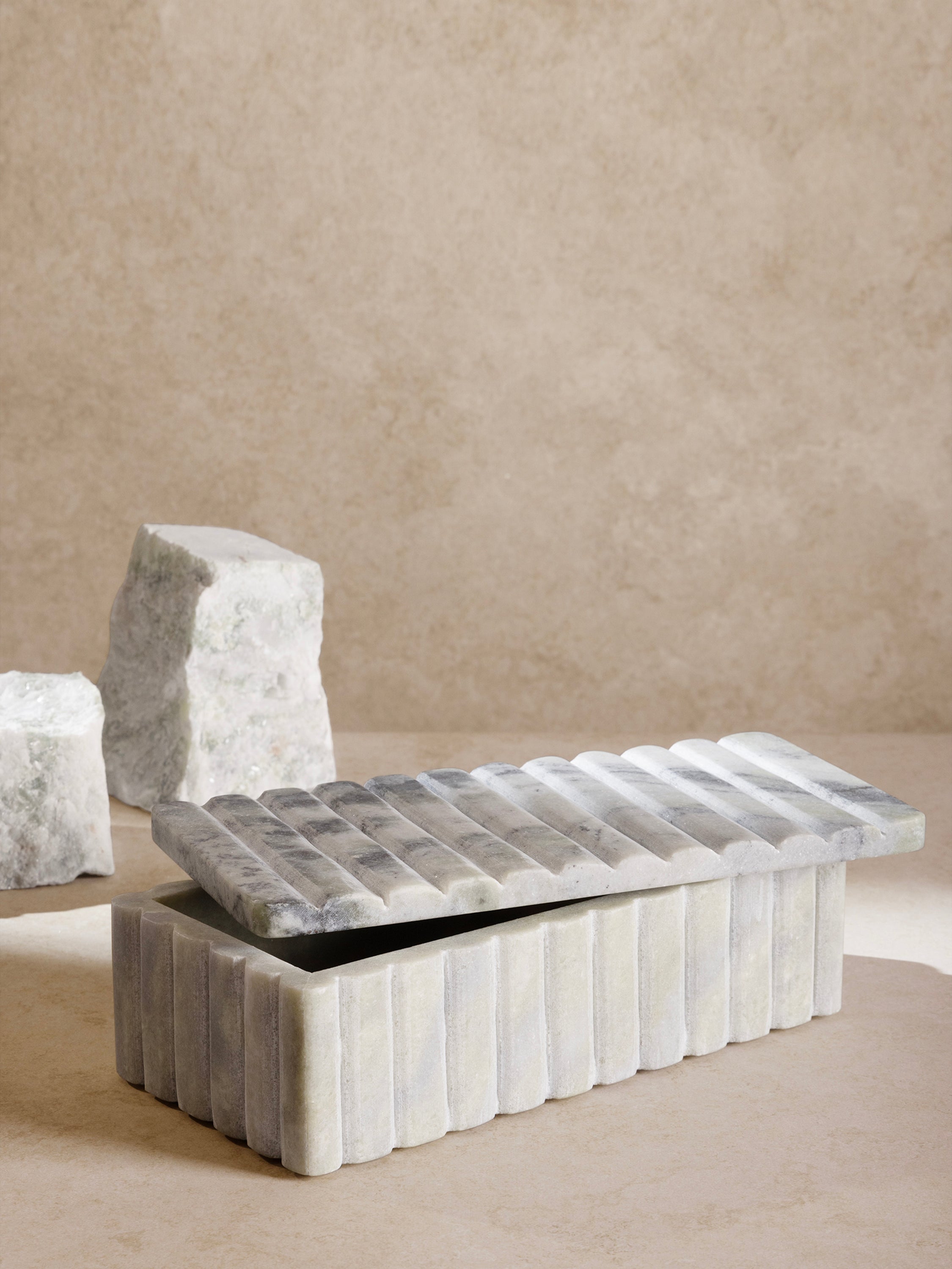 Green Onyx Marble Decorative Box – Exquisite Handcrafted Storage Piece