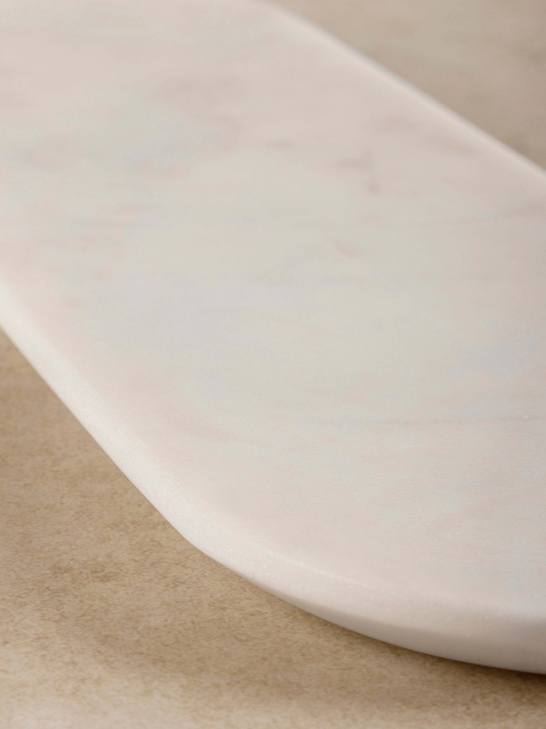 Chic marble serving platter to elevate your dining experience