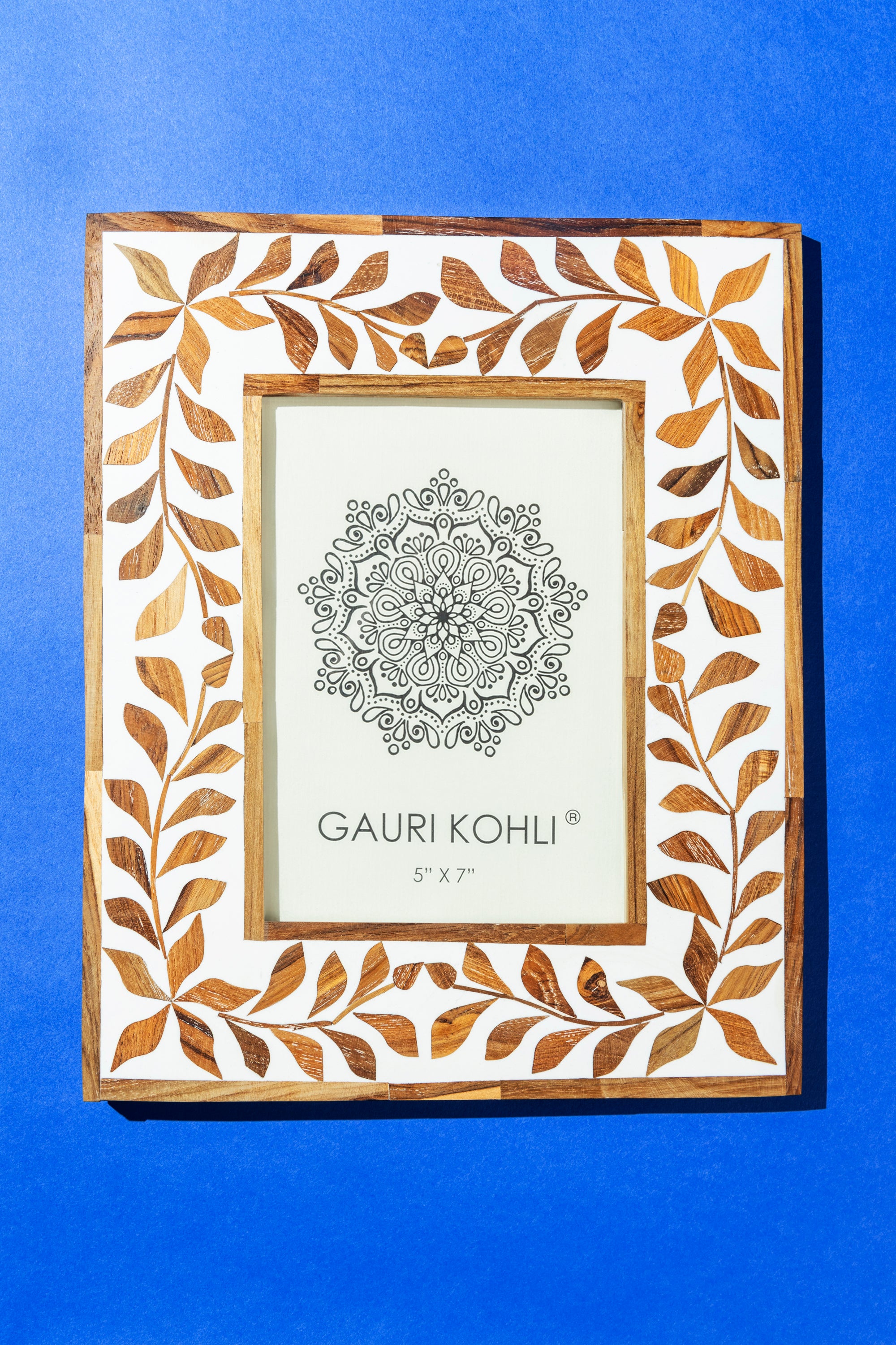 Rustic and Elegant Wood Inlay Picture Frame – Ideal Gift and Home Accent Piece
