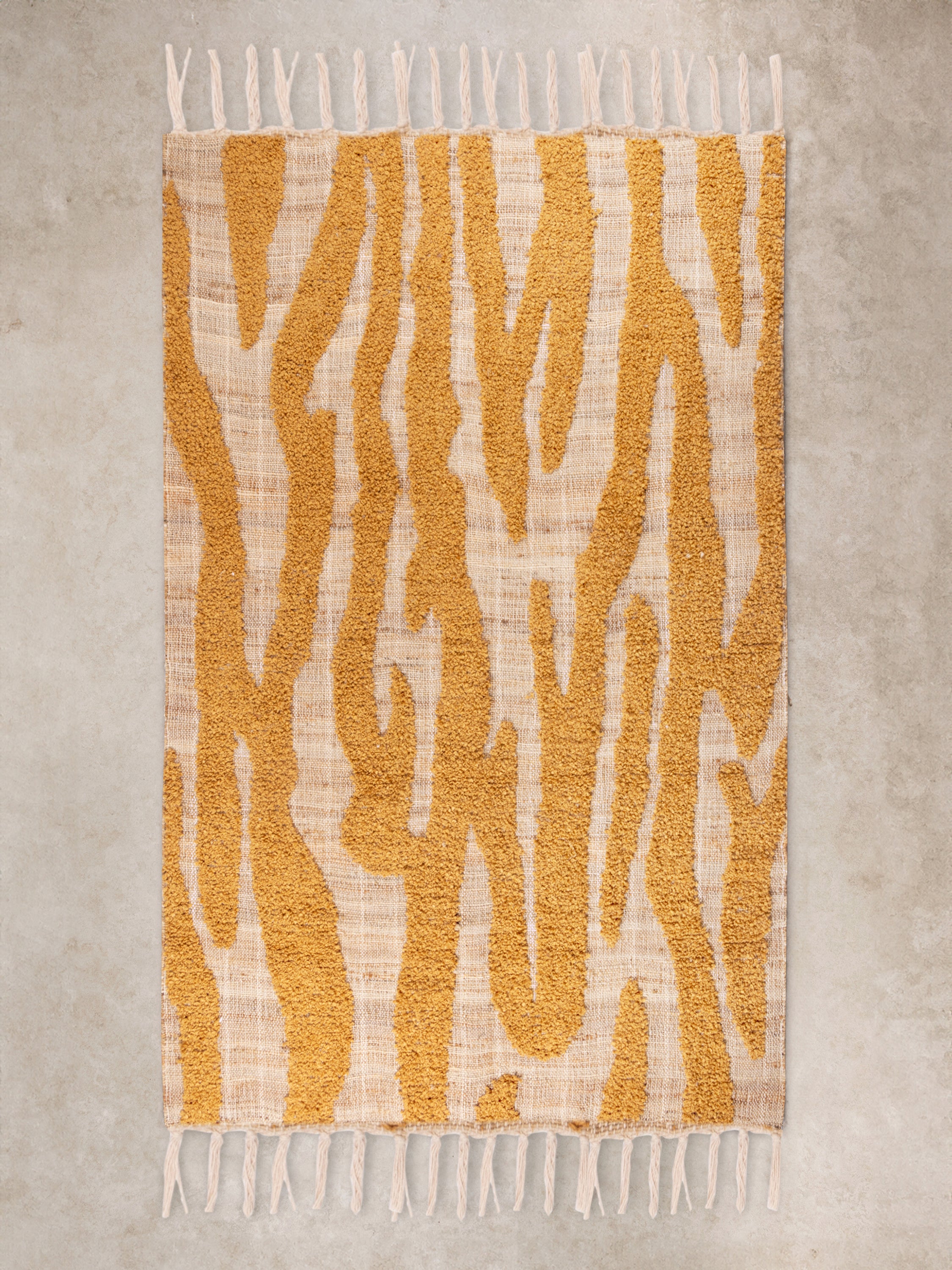 Modern Gold and Beige Area Rug – Abstract Tufted Design with a Luxurious Texture
