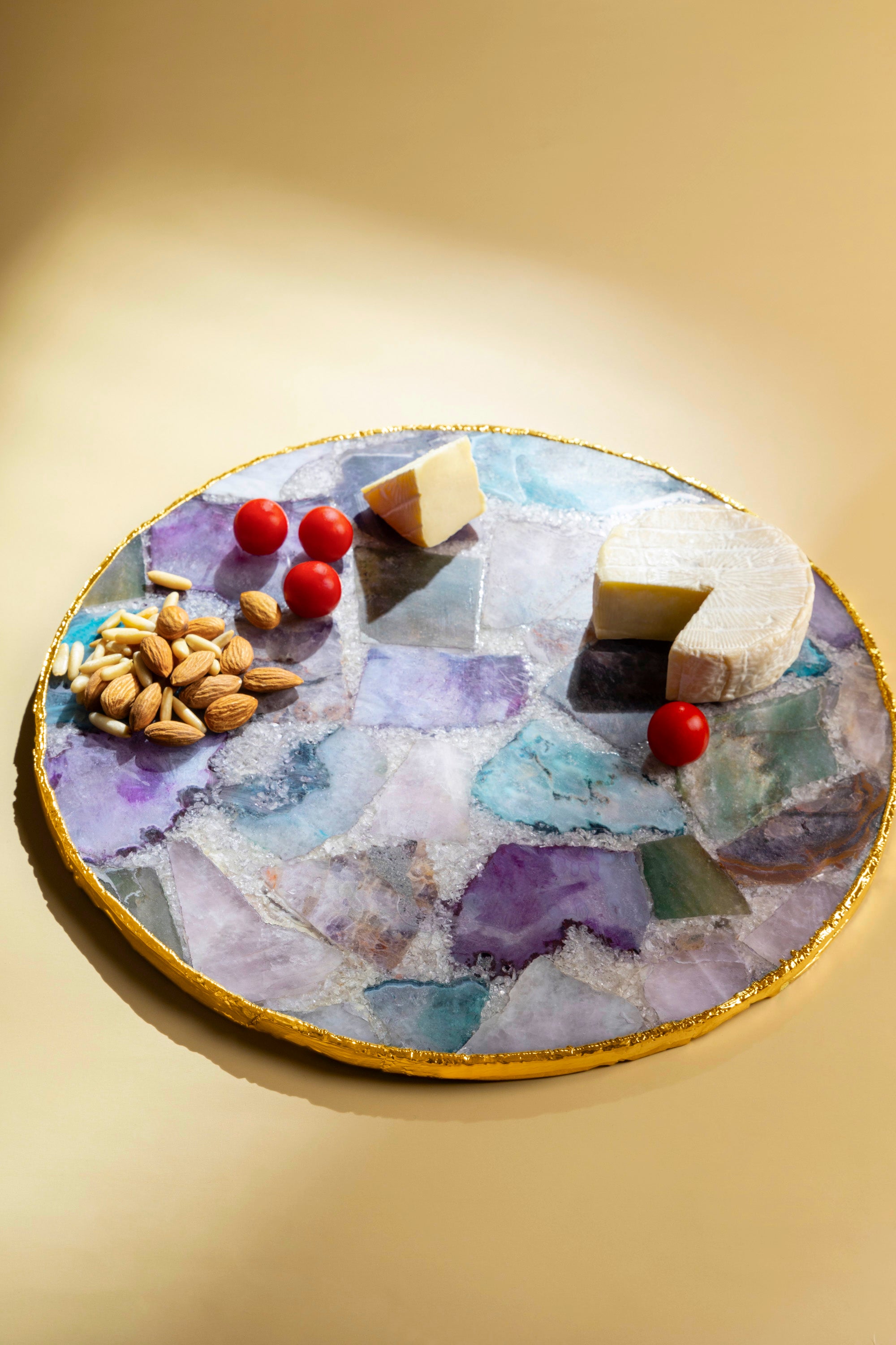 Luxury Gemstone Cheese Platter – Unique Agate Charcuterie Board
A one-of-a-kind serving board crafted from natural agate stones, beautifully arranged and finished with gold detailing