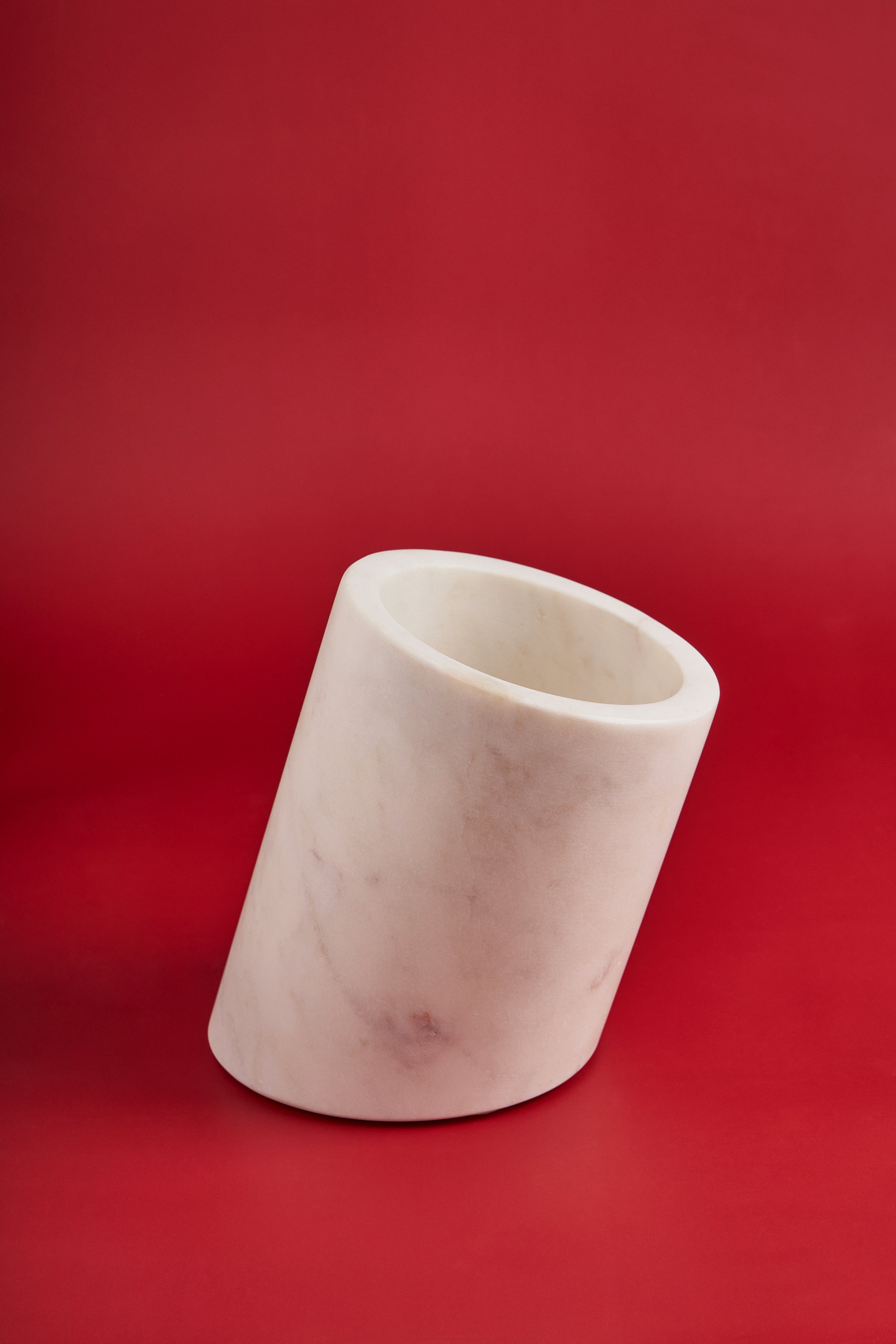 https://www.gaurikohli.com/cdn/shop/products/GK51054-2-premium-white-marble-wine-chiller-holder-bucket.jpg?v=1643279392&width=2500