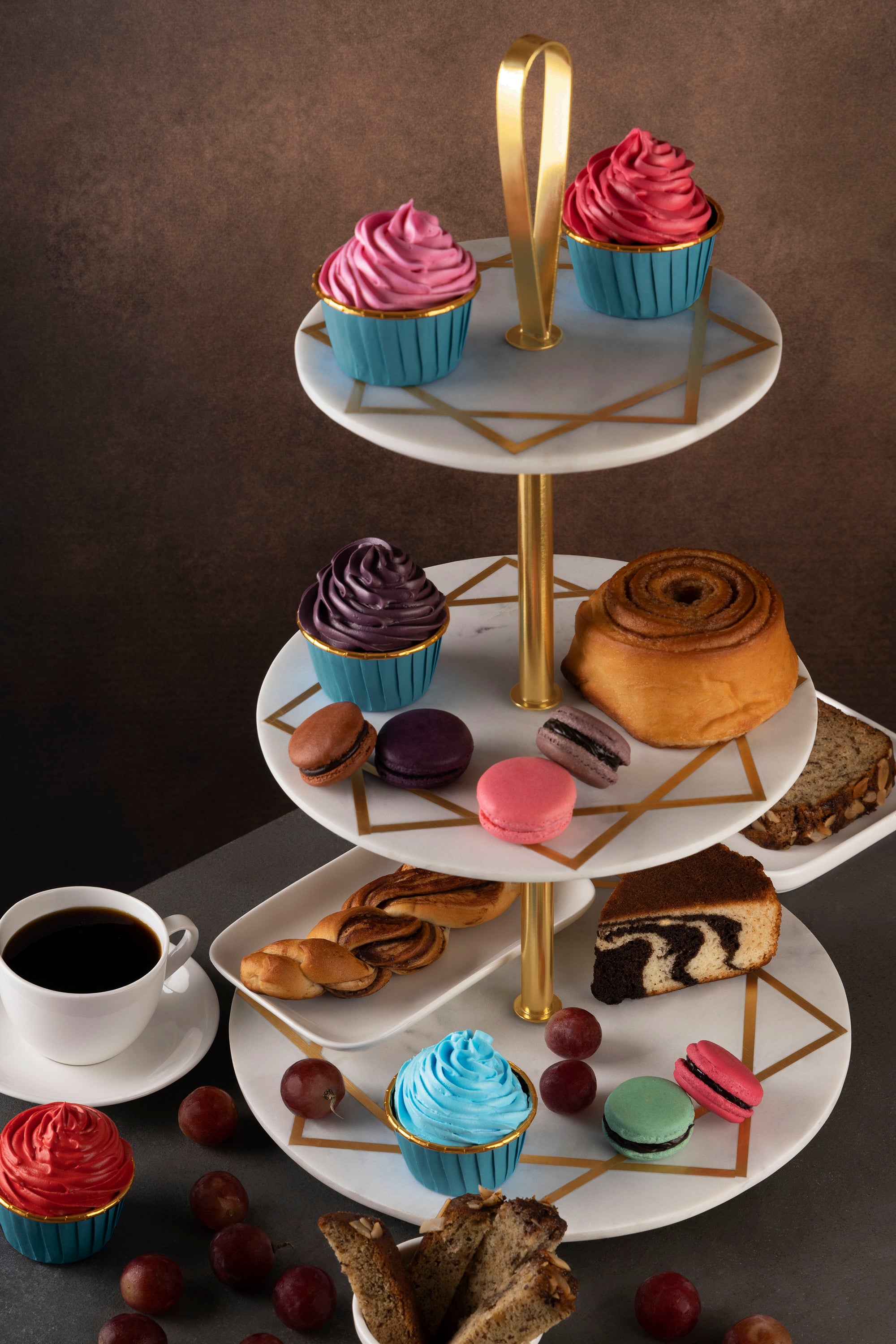 Handmade White Marble and Gold 3-Tier Cake Stand – Elegant Serving Piece
A beautifully designed three-tiered cake stand featuring high-quality marble and gold accents, ideal for weddings, tea parties, and upscale gatherings