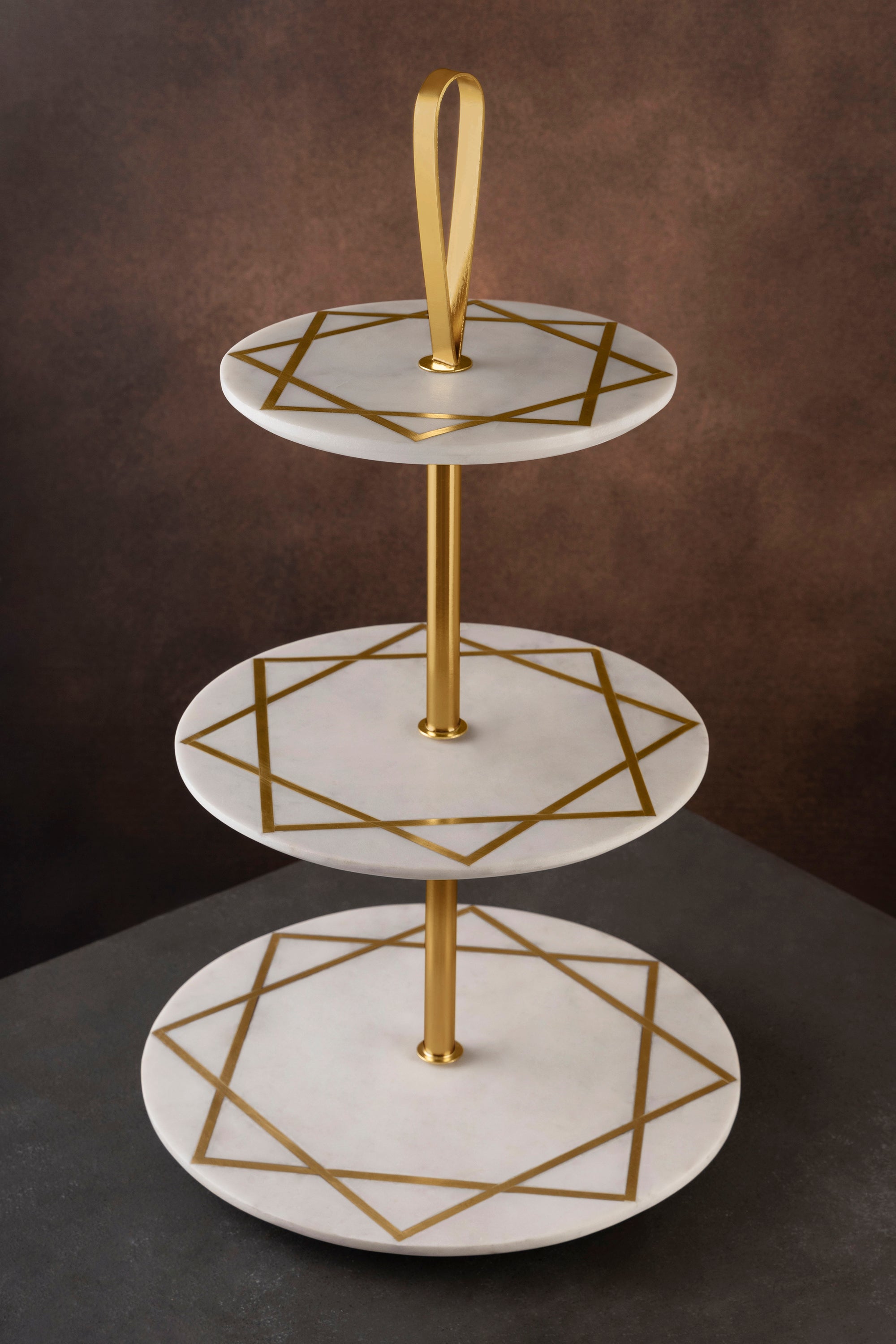 Luxury White Marble 3-Tiered Dessert Stand with Gold Inlay
A stunning three-tiered serving stand crafted from premium white marble with elegant gold inlay detailing, perfect for displaying cakes, pastries, and desserts