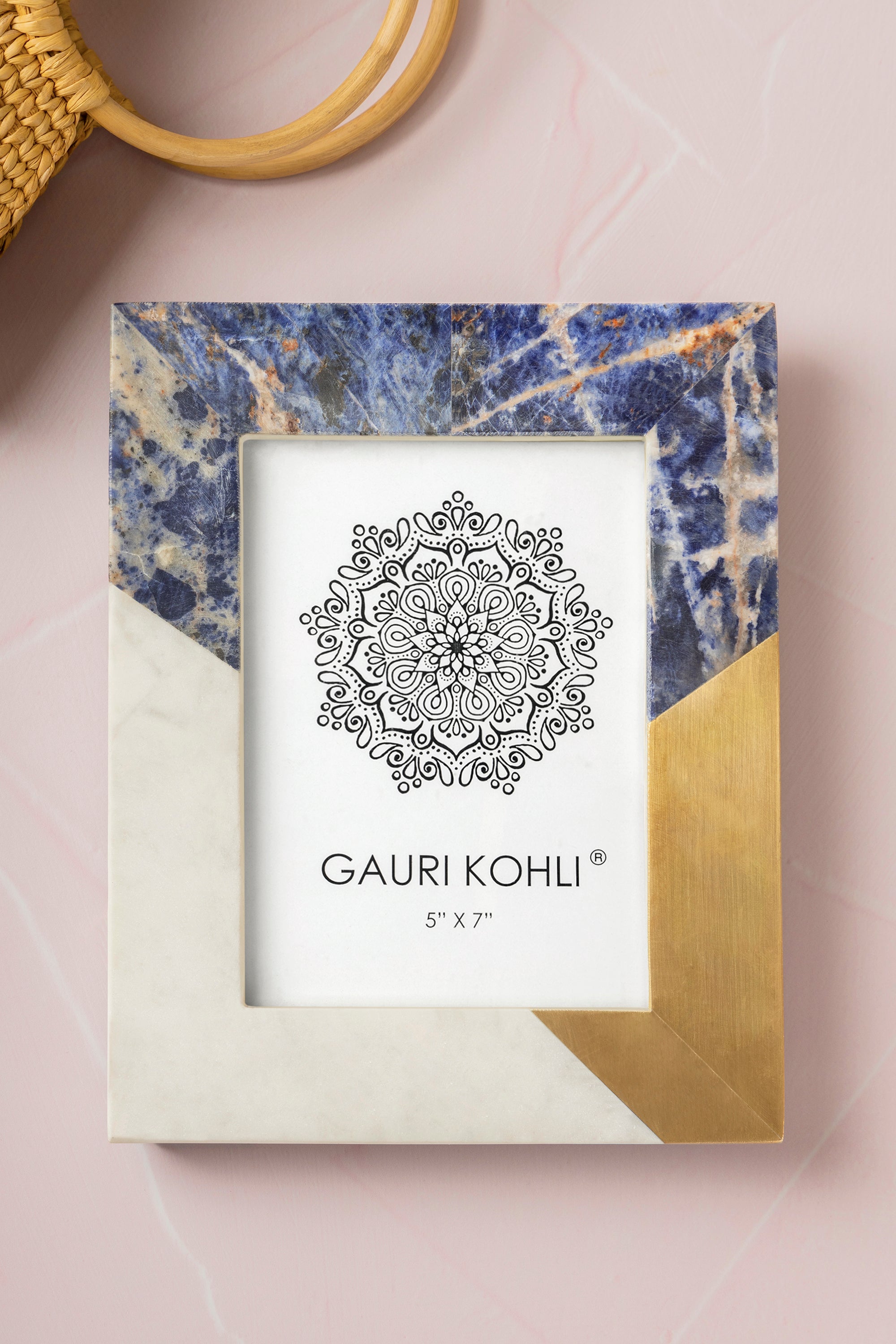 Luxury Blue Lapis and Gold Picture Frame – 5x7 Inch Photo Display
A beautifully handcrafted picture frame featuring rich blue lapis, white marble, and gold accents, perfect for showcasing cherished memories in an elegant style