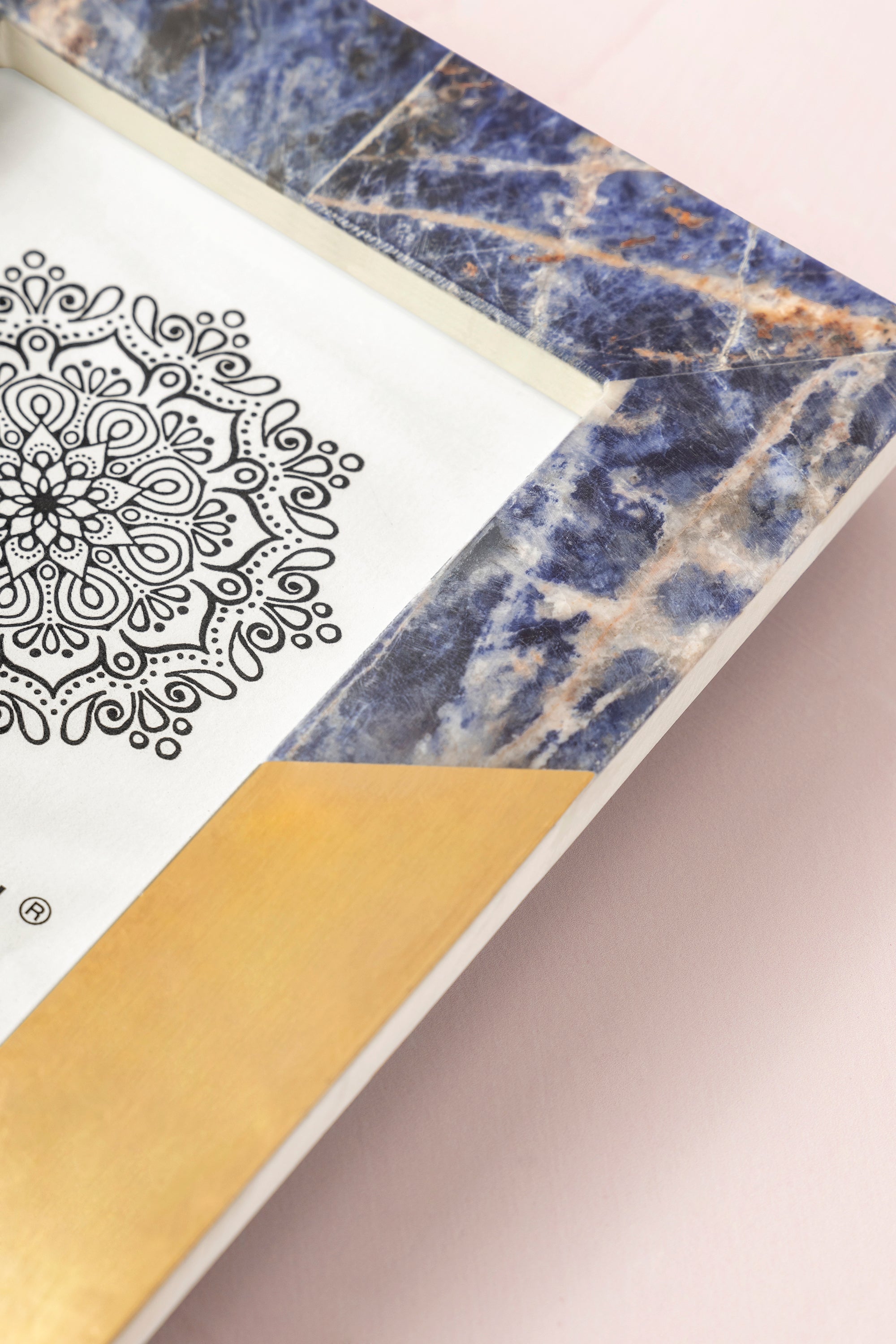 Modern Blue Lapis, Gold, and Marble Photo Frame – 5x7 Inch Display
A sophisticated handcrafted picture frame featuring a stunning blend of natural blue lapis stone, smooth marble, and gold metal detailing for a luxurious touch