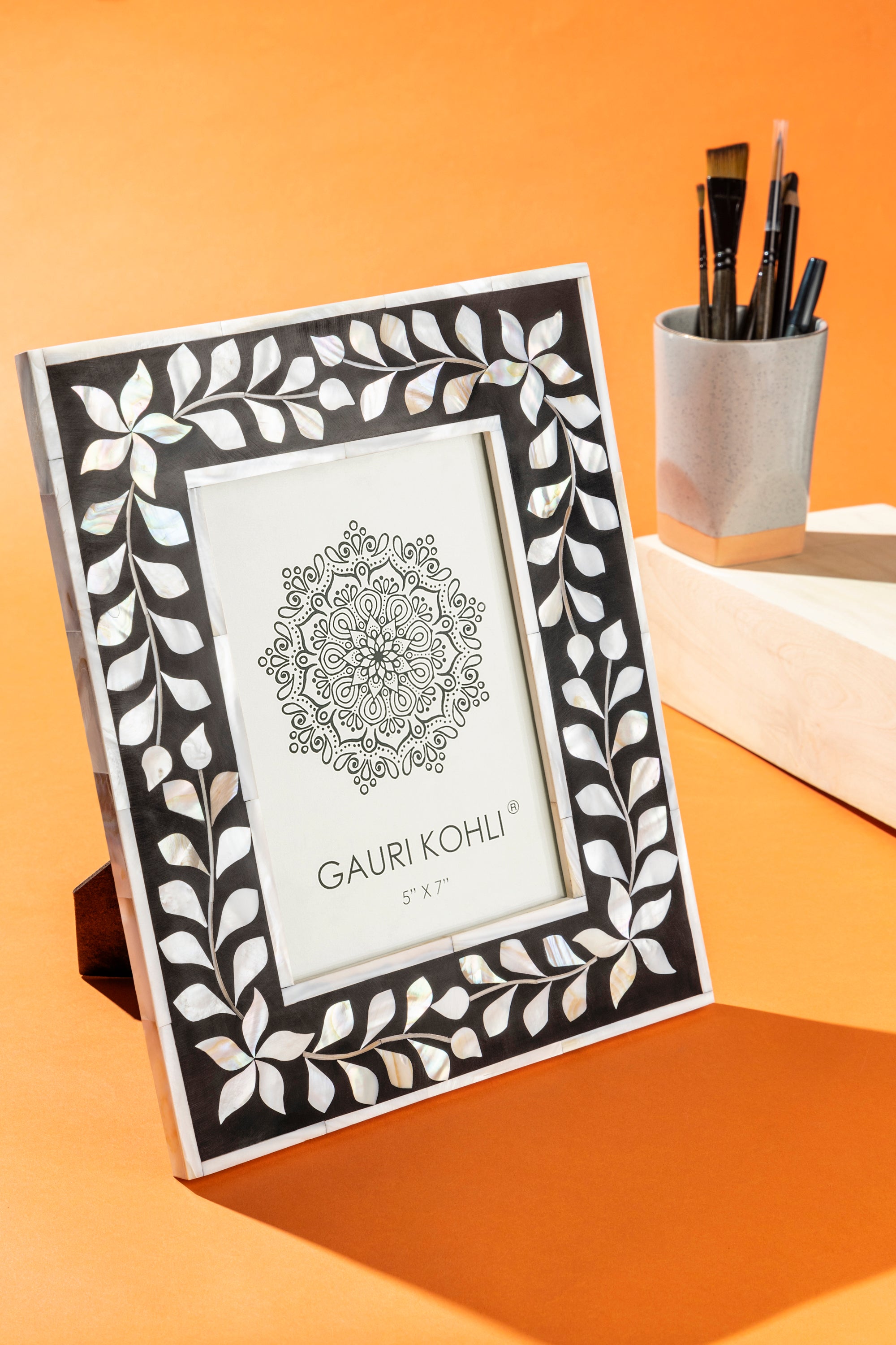 Handcrafted Black Mother of Pearl Photo Frame – Luxurious 5x7 Home Decor Accent
