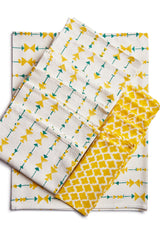 table runners with napkins